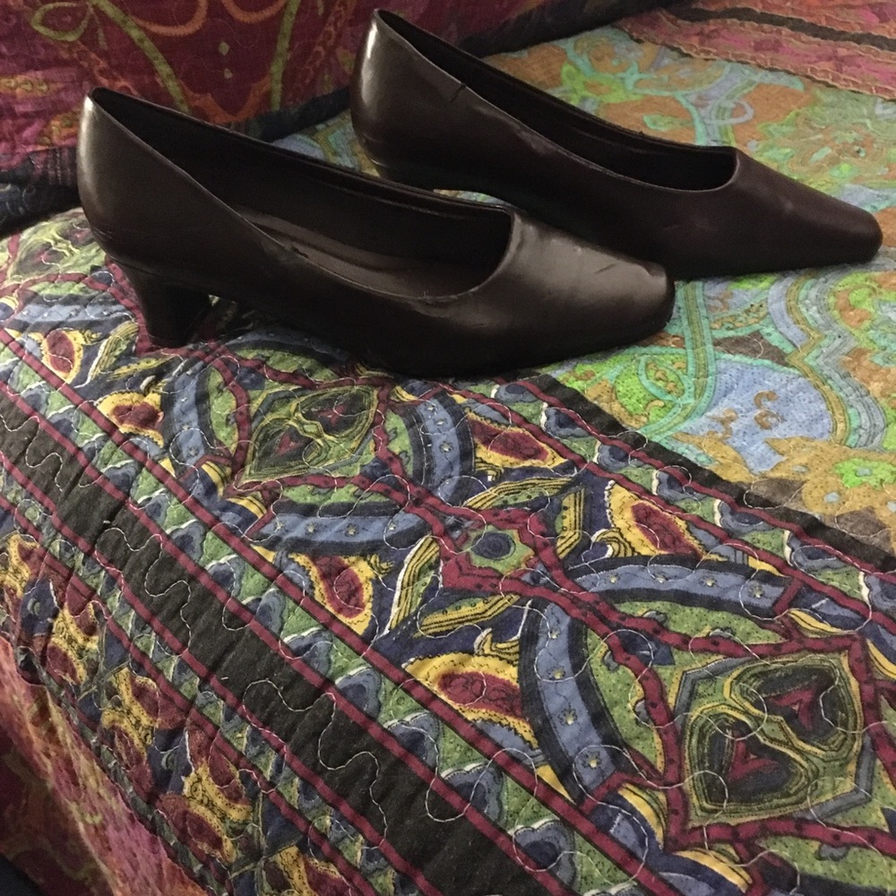 Shoes - Picture 2 of 4